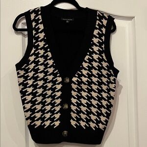 Haute Monde Black and White Houndstooth Sweater Vest Size XL NWT!